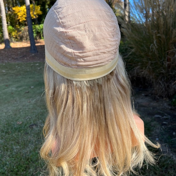 Lace top ash blonde kosher human hair wig - Picture 6 of 8